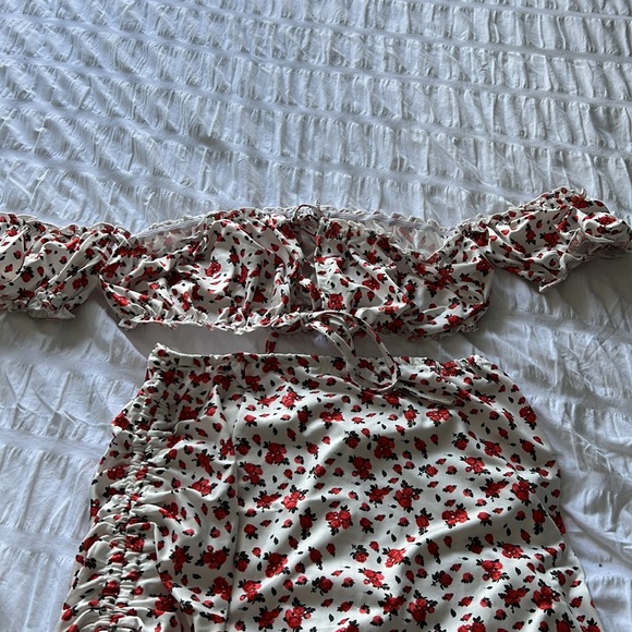 Floral 2 piece skirt set - Picture 3 of 7